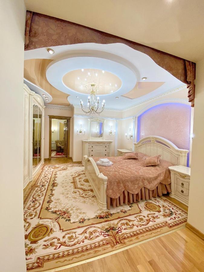 Петрос Family Hotel Yaremche Exterior photo